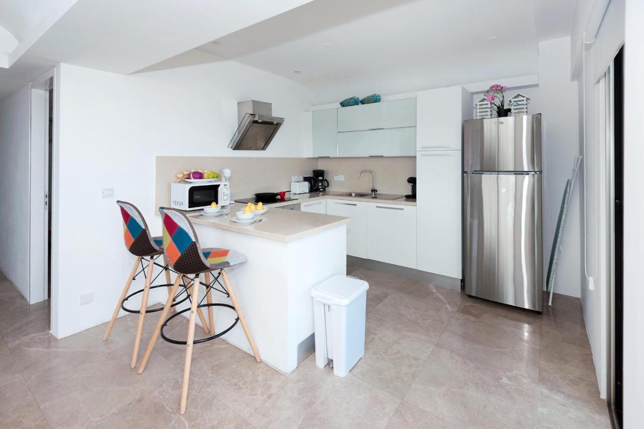 Apartment Marisol - Beachfront プロタラス エクステリア 写真