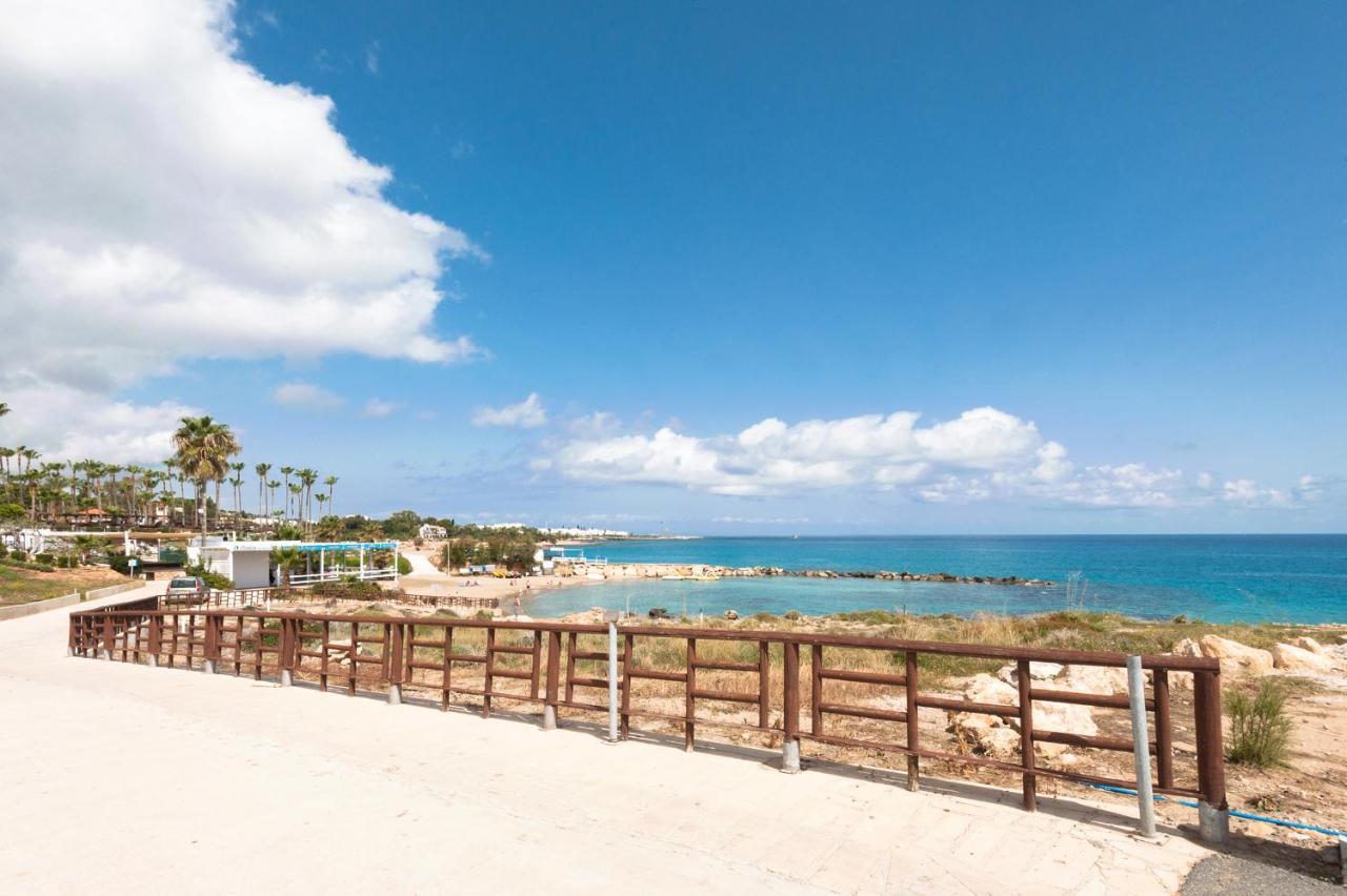 Apartment Marisol - Beachfront プロタラス エクステリア 写真