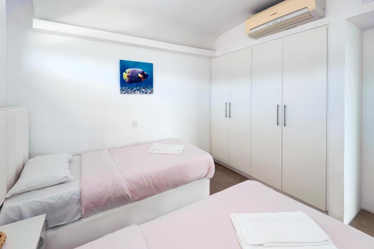 Apartment Marisol - Beachfront プロタラス エクステリア 写真