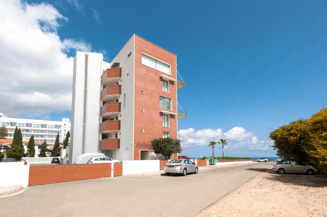 Apartment Marisol - Beachfront プロタラス エクステリア 写真
