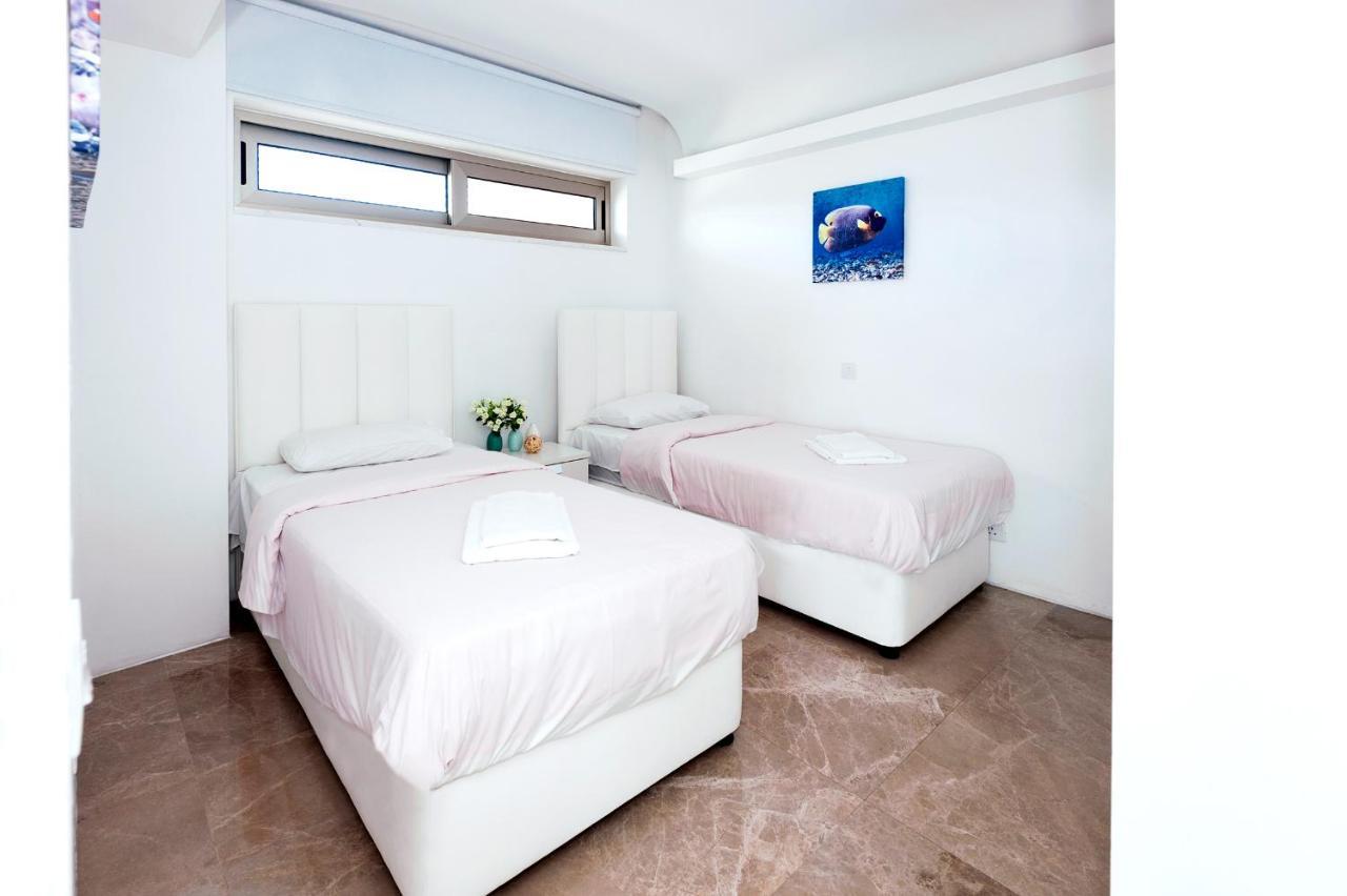 Apartment Marisol - Beachfront プロタラス エクステリア 写真