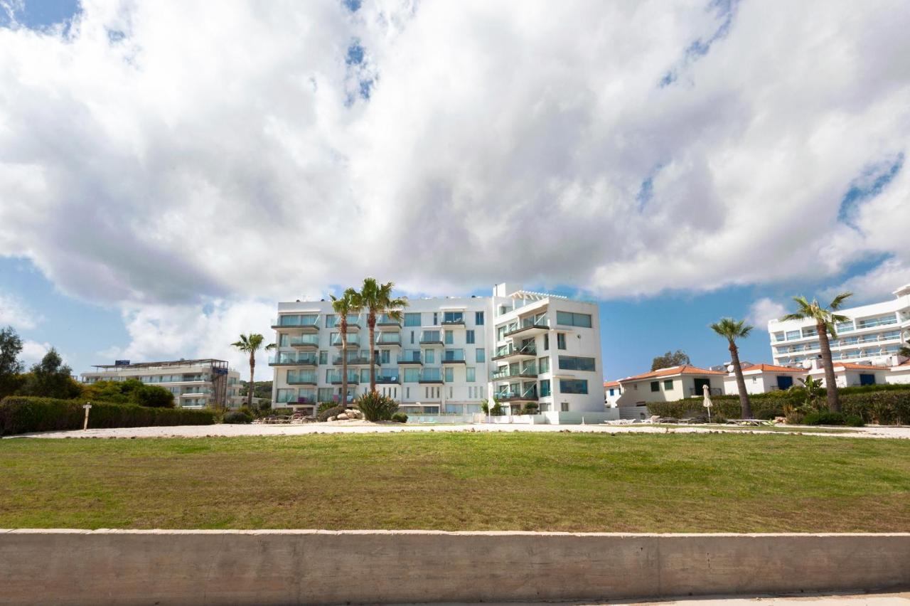 Apartment Marisol - Beachfront プロタラス エクステリア 写真